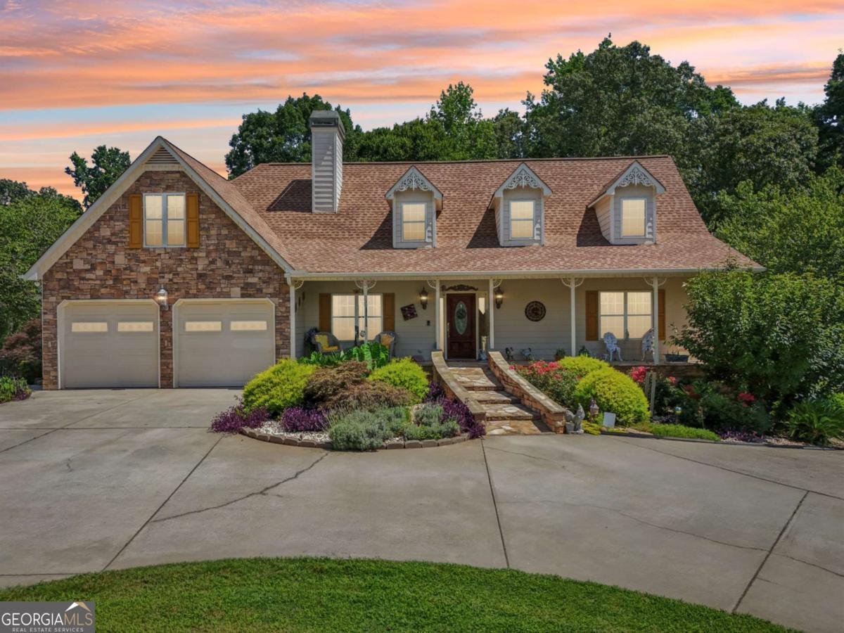 5492 Twin Oak Drive Douglasville - 1