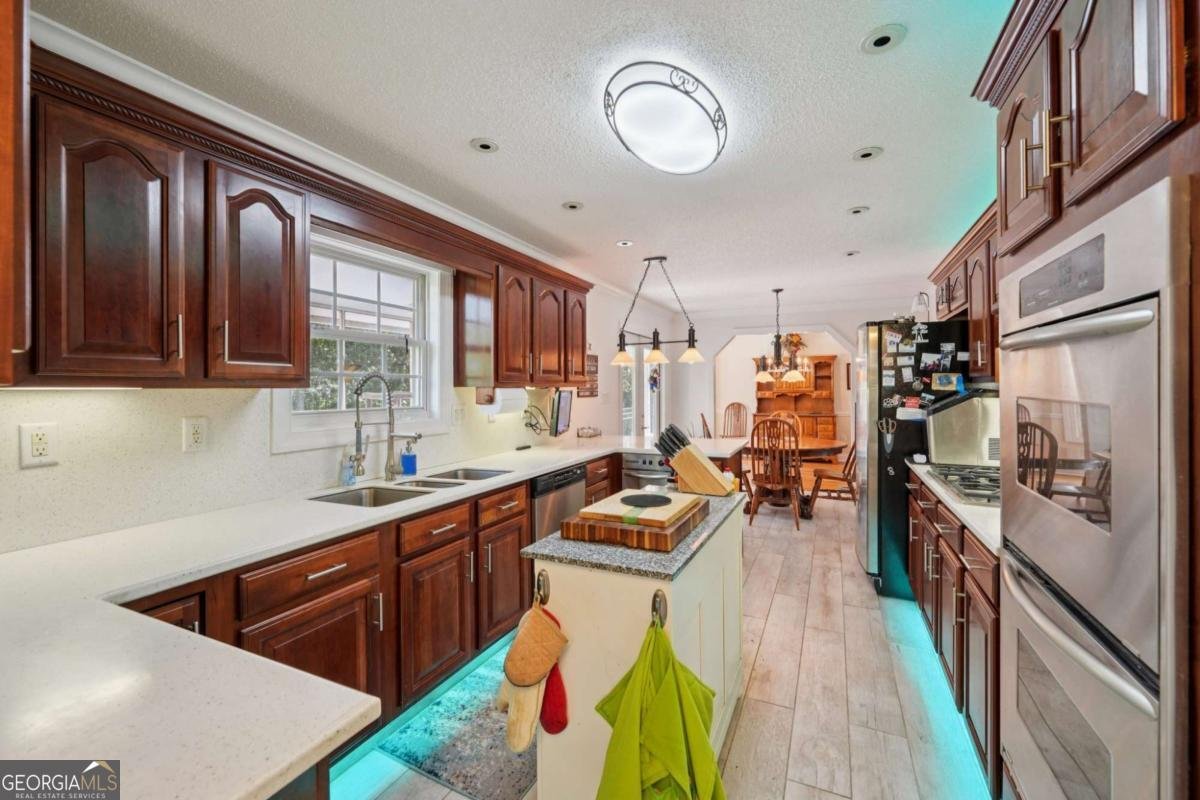 5492 Twin Oak Drive Douglasville - 24