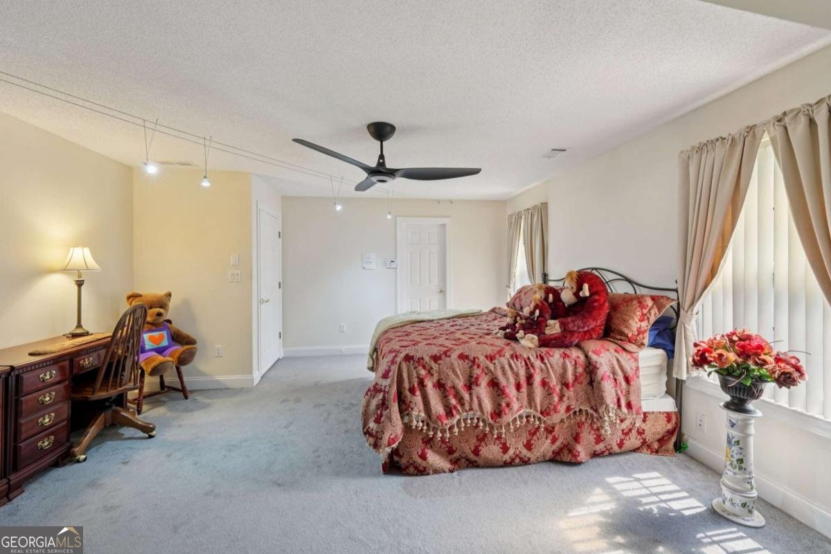 5492 Twin Oak Drive Douglasville - 40