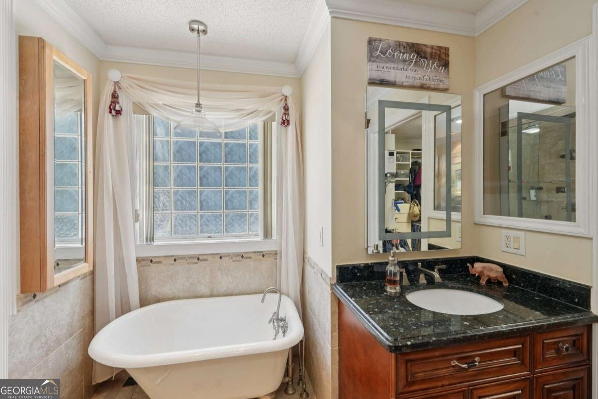 5492 Twin Oak Drive Douglasville - 53