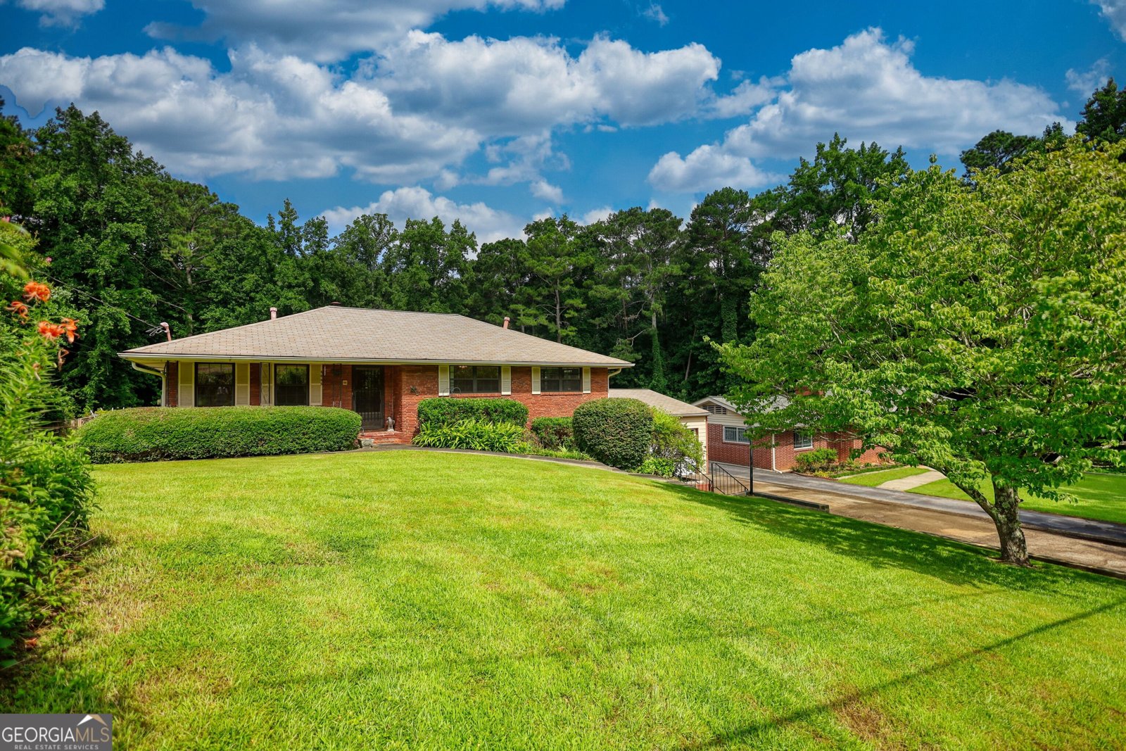 4445 Hillpine Road Forest Park - 32