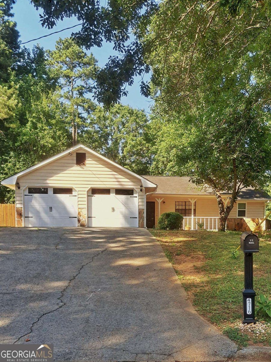 4716 Mossy Lane Lilburn - 1