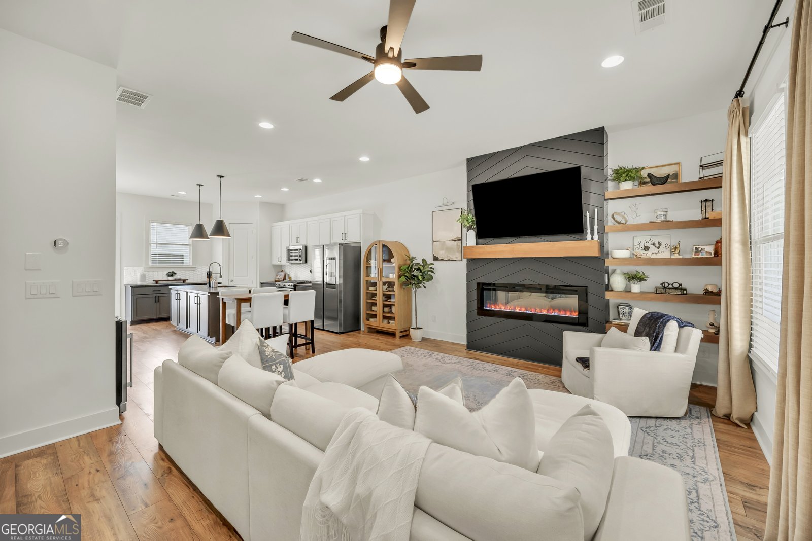 5736 Main Street Flowery Branch - 5
