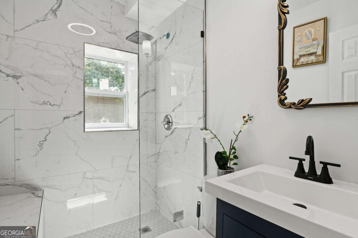 2200 Kenney Court East Point - 13