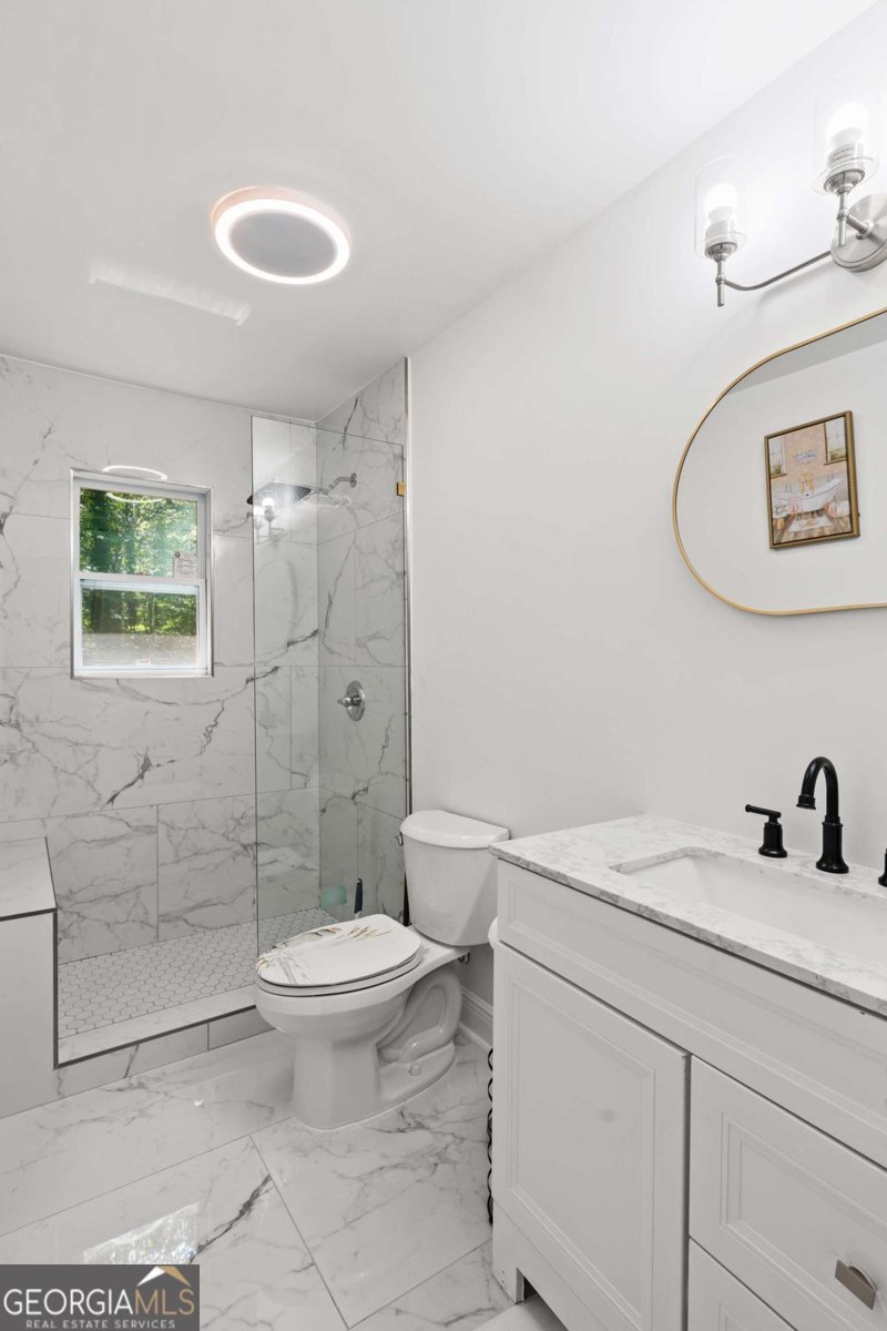 2200 Kenney Court East Point - 7