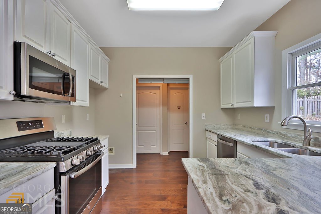 1775 Lake Heights Circle Dacula - 17