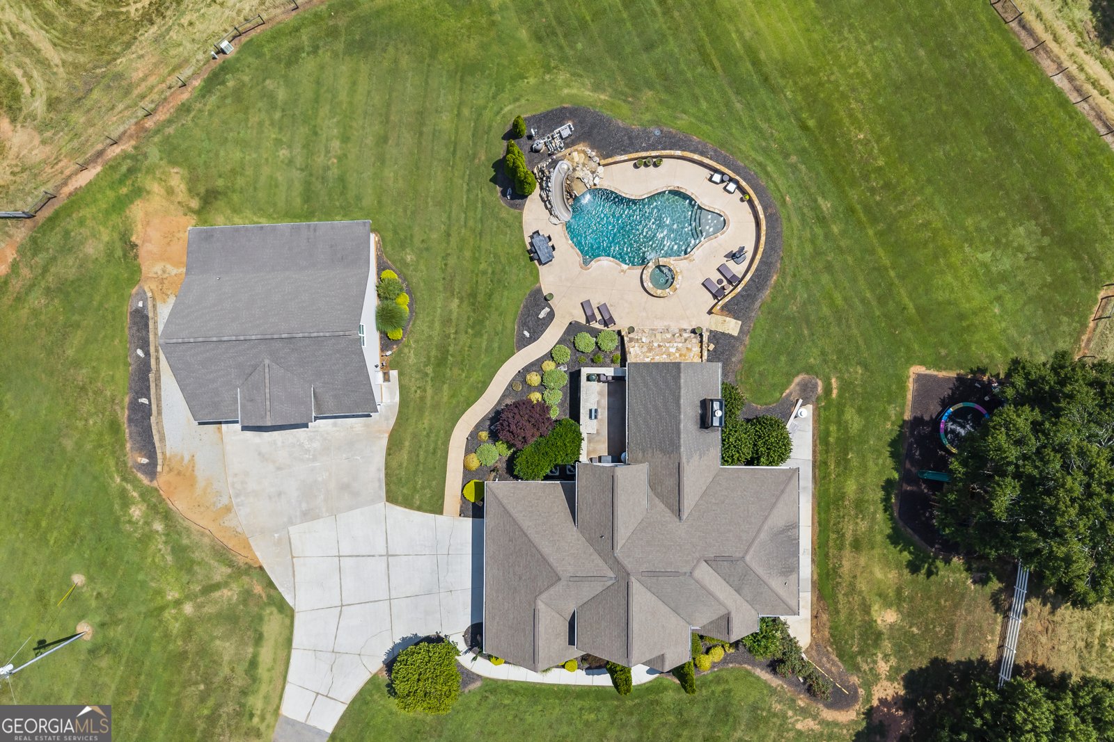 1535 Grove Level Road Maysville - 37