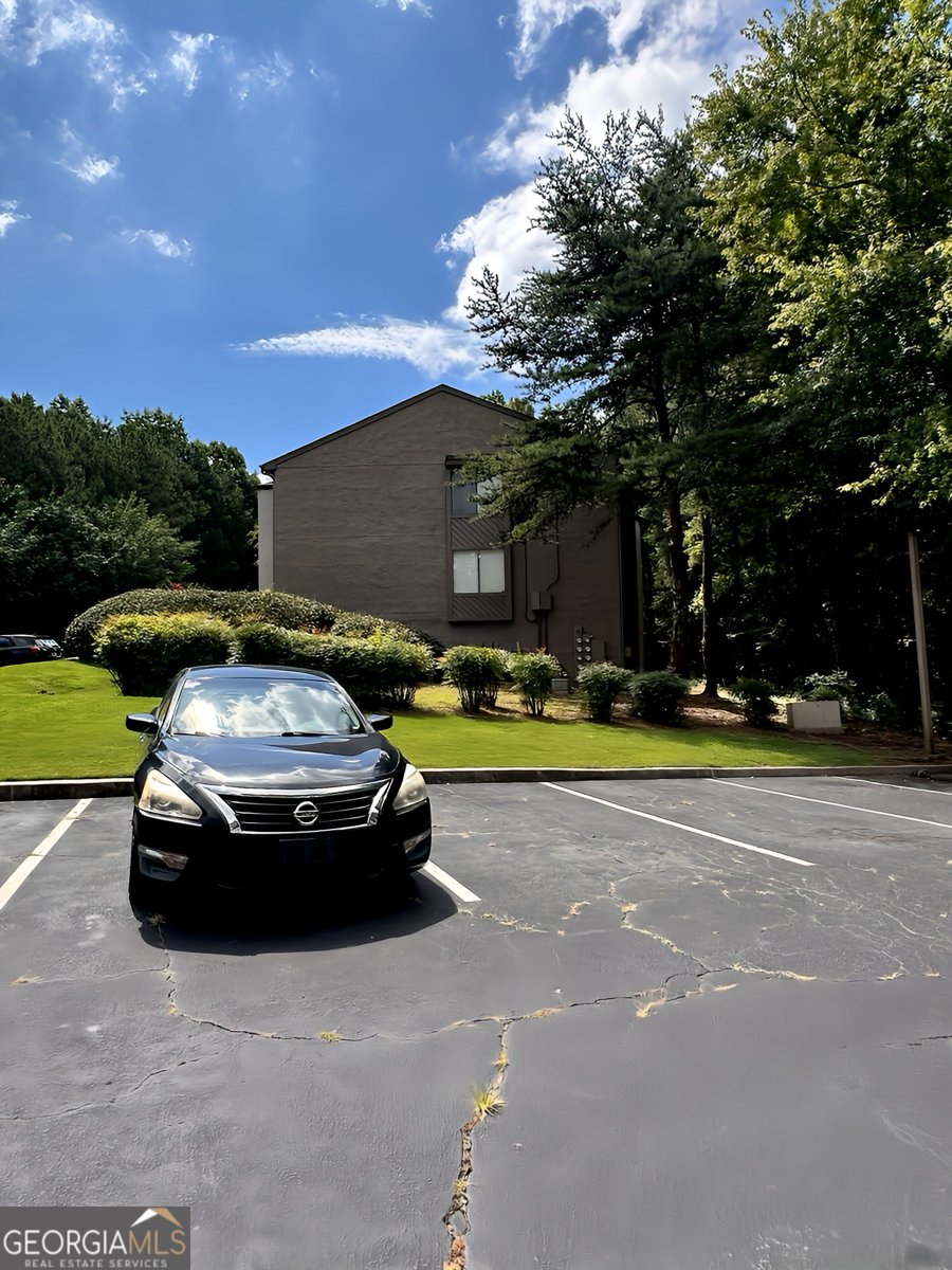 435 Seasons Parkway Norcross - 8