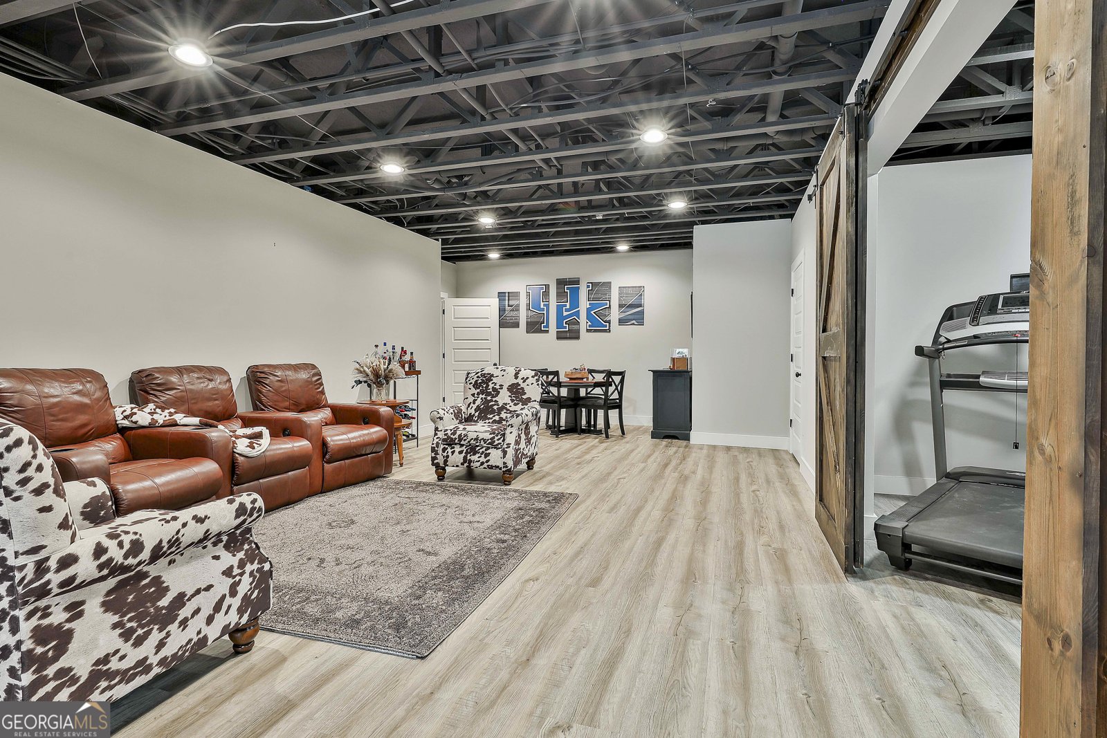 150 Seals Road Dallas - 34