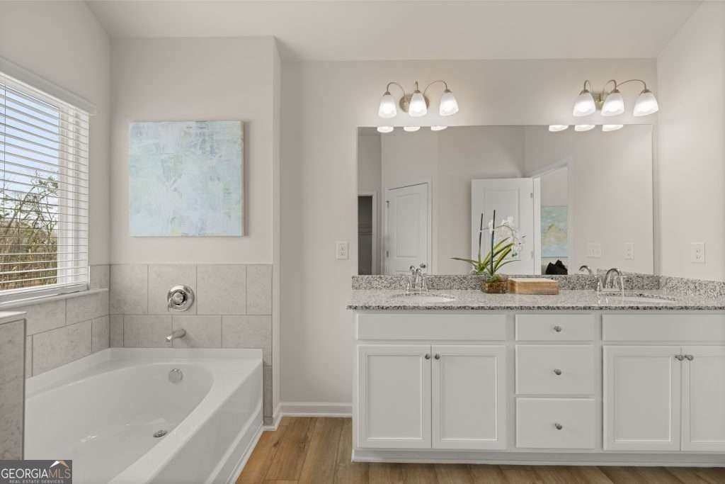 1836 Kingsmere Run Drive Loganville - 27