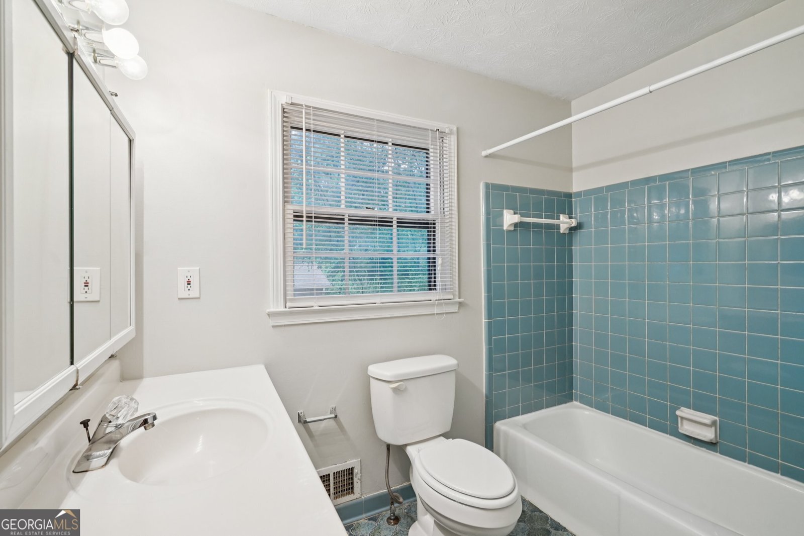 4238 Rue Saint Michel Stone Mountain - 18
