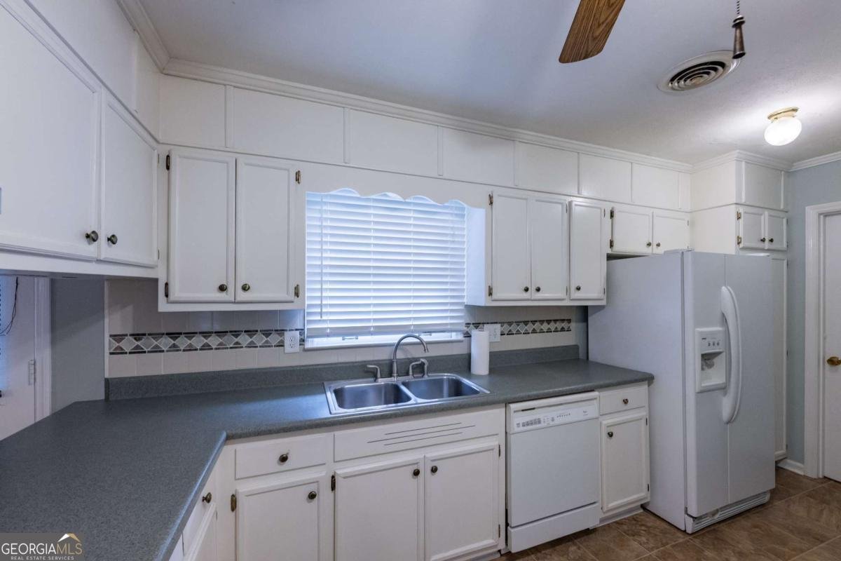 675 Mountain View Drive Thomaston - 18