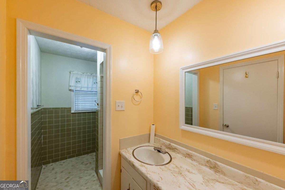 675 Mountain View Drive Thomaston - 28