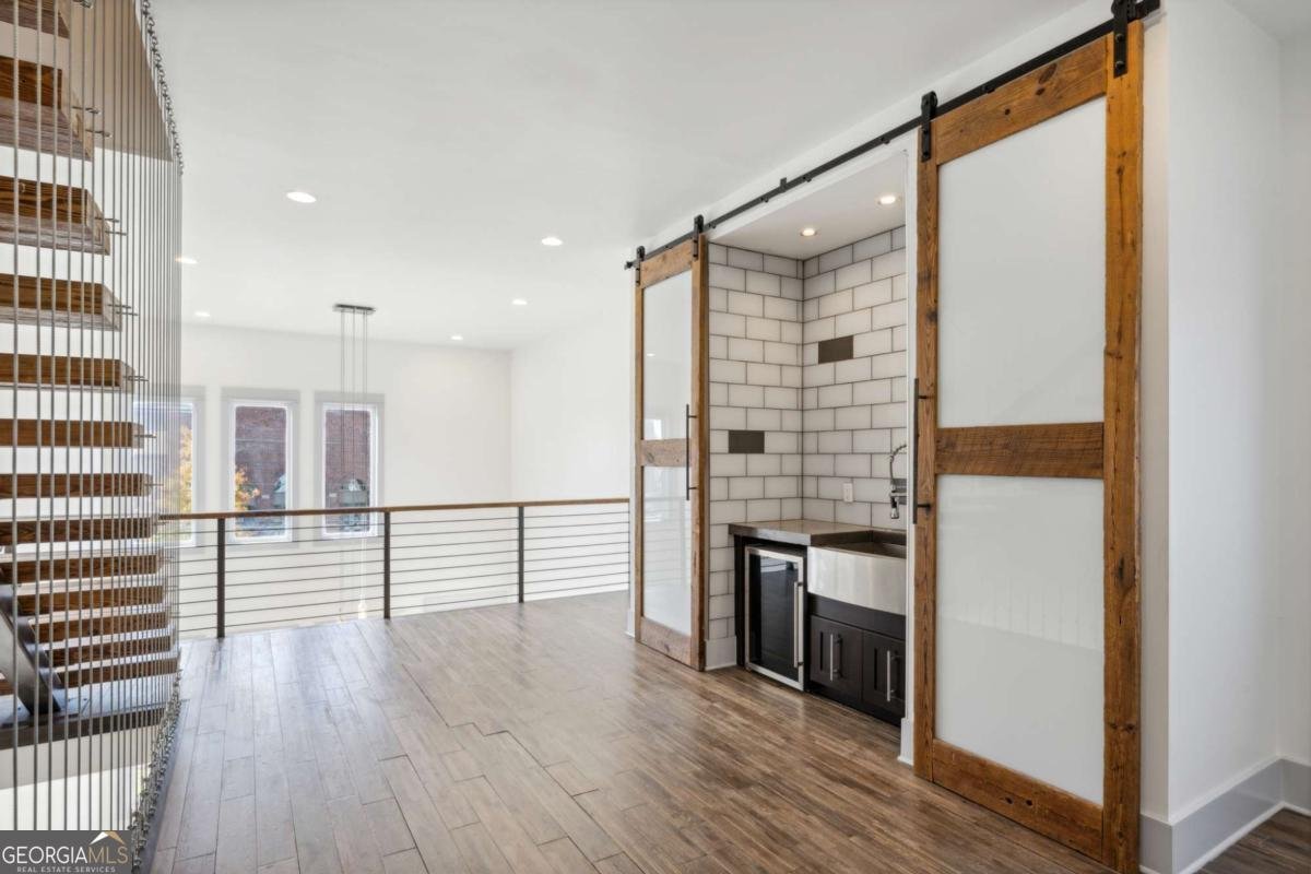 560 JOHN WESLEY DOBBS Avenue Atlanta - 22