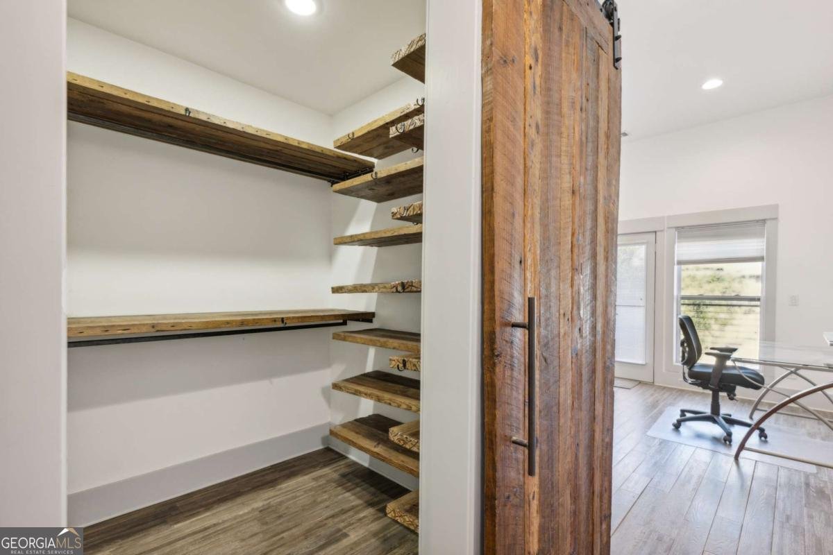 560 JOHN WESLEY DOBBS Avenue Atlanta - 43