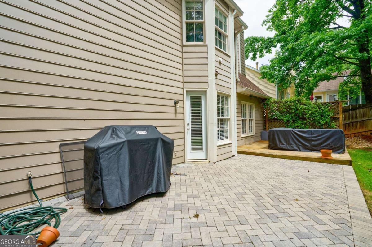 8895 Club River Drive Roswell - 45