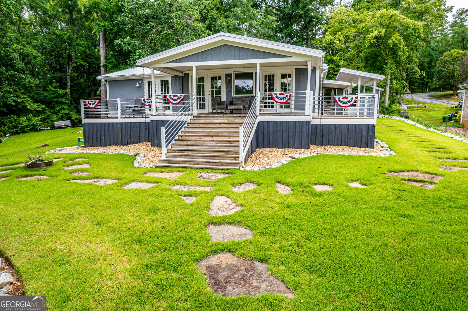 562 Twin Bridges Road Eatonton - 1