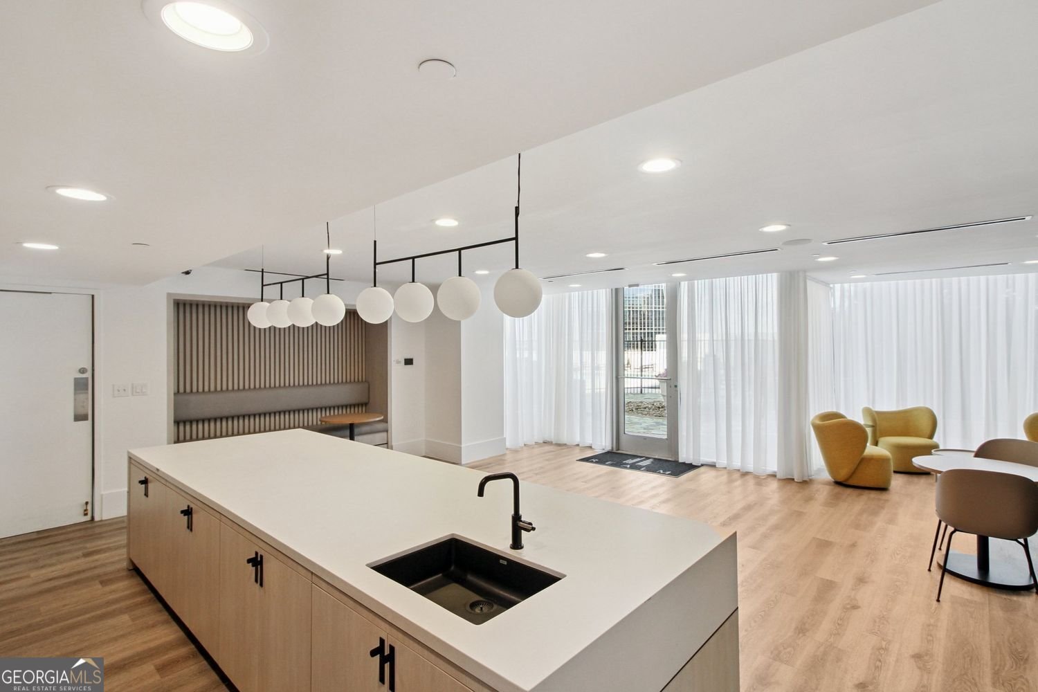 3324 Peachtree Road Atlanta - 24