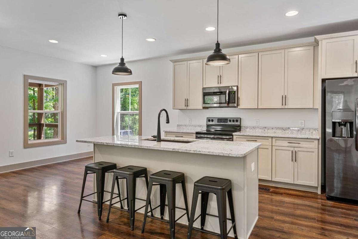 1085 Hall Station Road Adairsville - 2