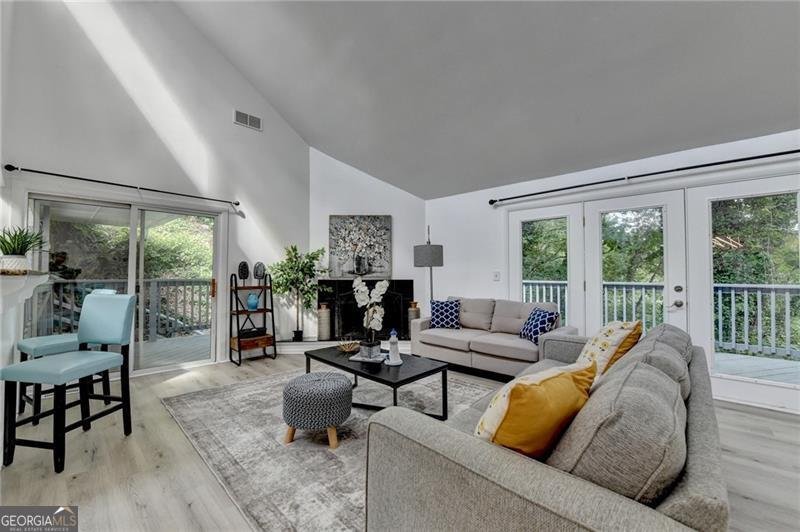 340 River Knoll Drive Atlanta - 18