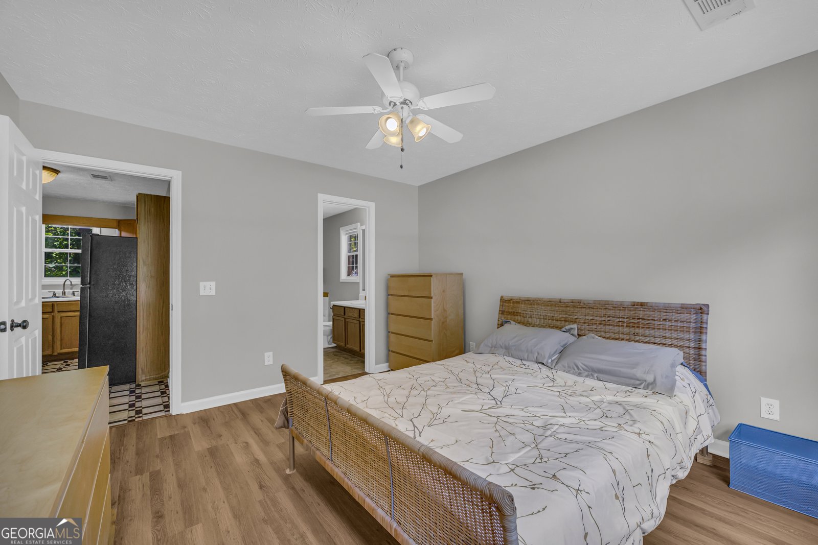 373 April Court Statham - 25