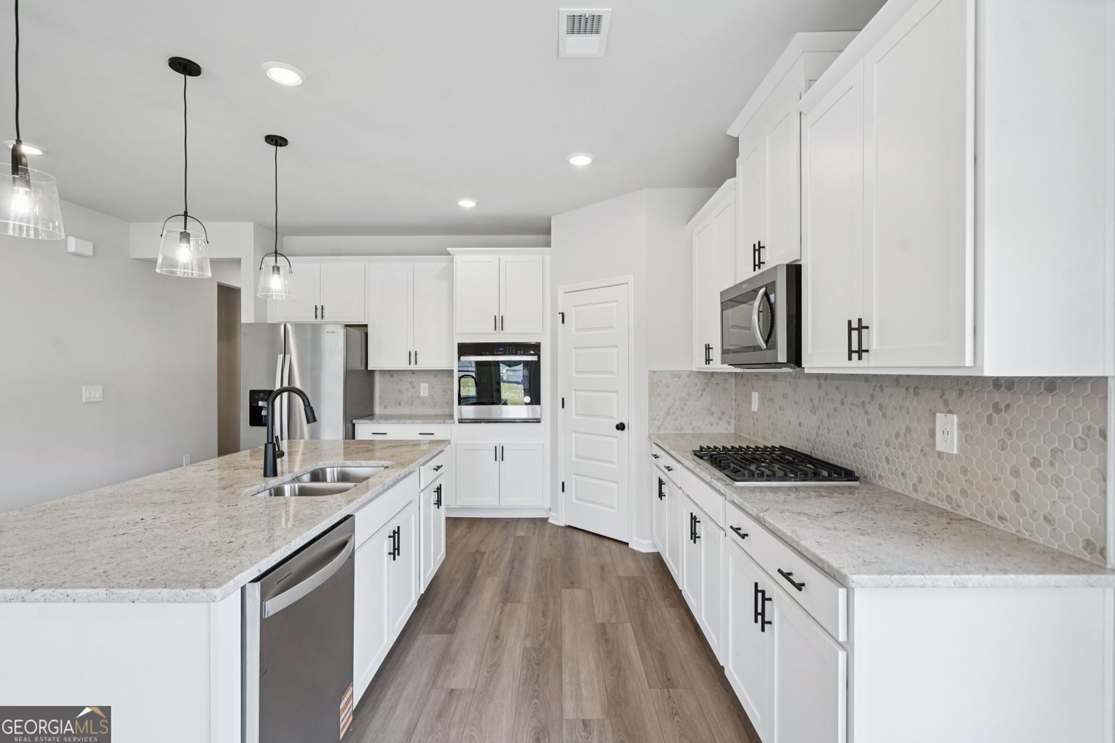 2888 SWEET RED CIRCLE Circle Braselton - 10