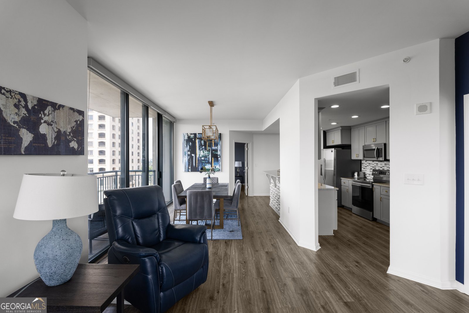 3040 Peachtree Road Atlanta - 25