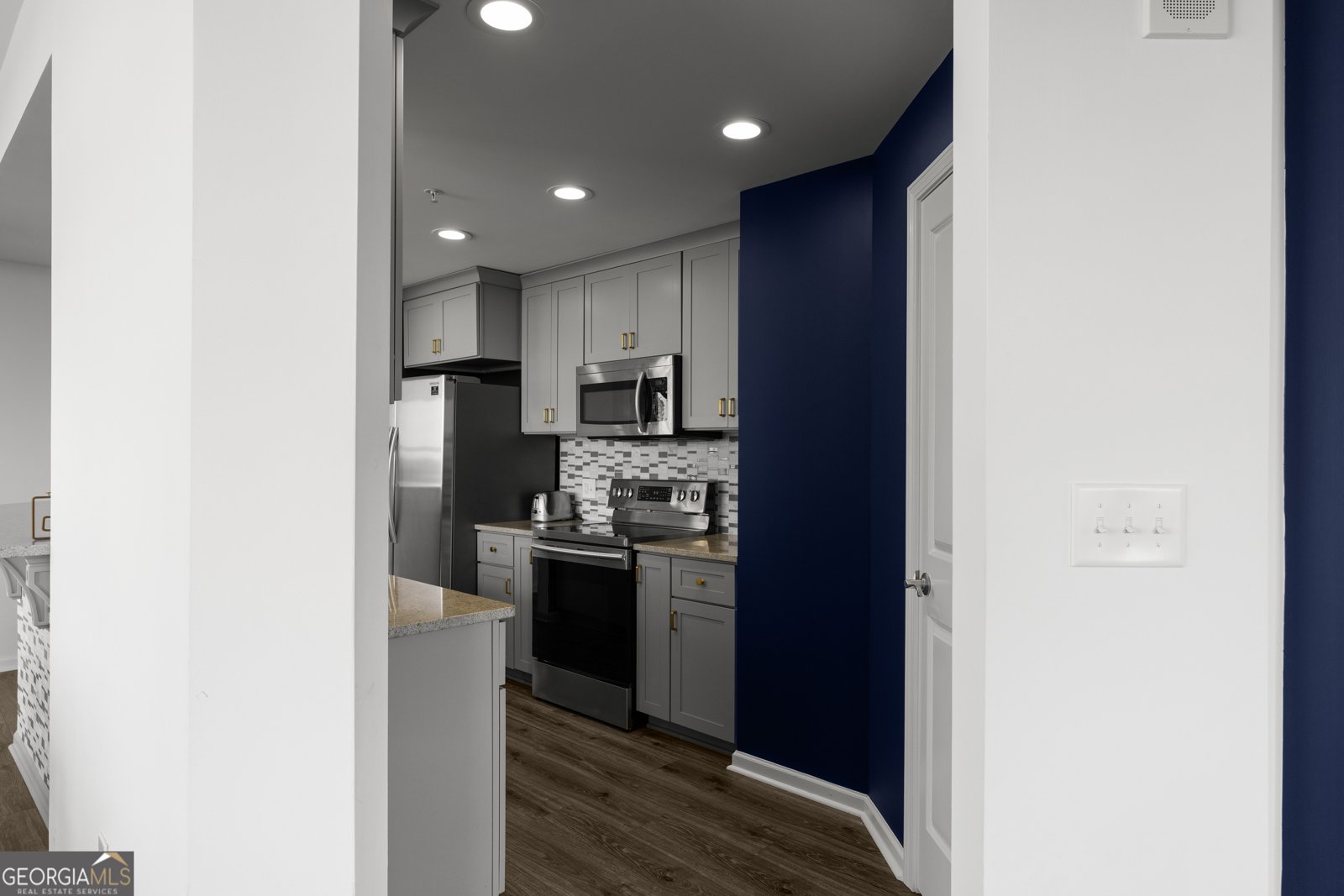 3040 Peachtree Road Atlanta - 27