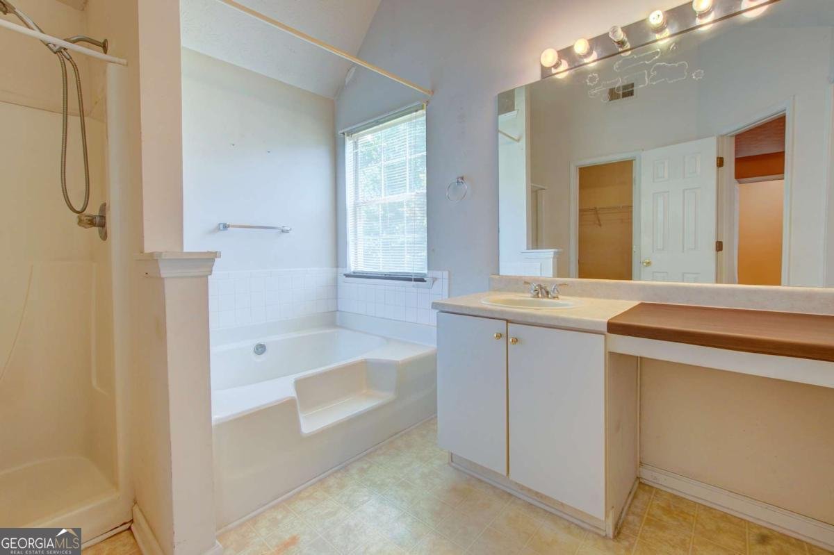 540 Easton Drive Locust Grove - 30