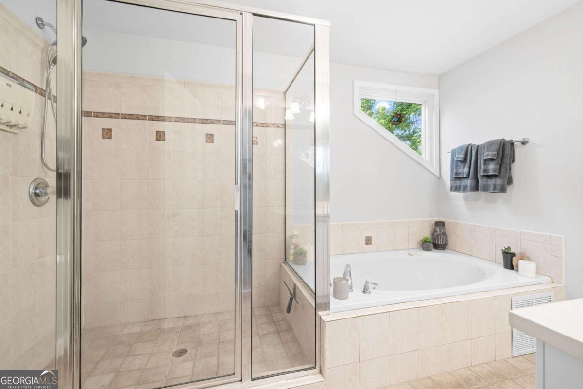 8535 Lynn Drive Gainesville - 27