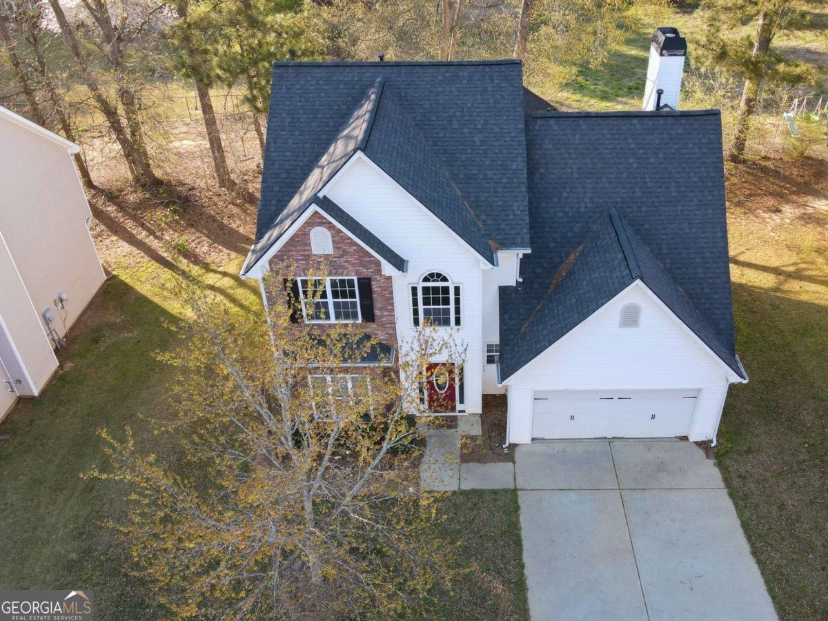 910 Lakeside Court Loganville - 1