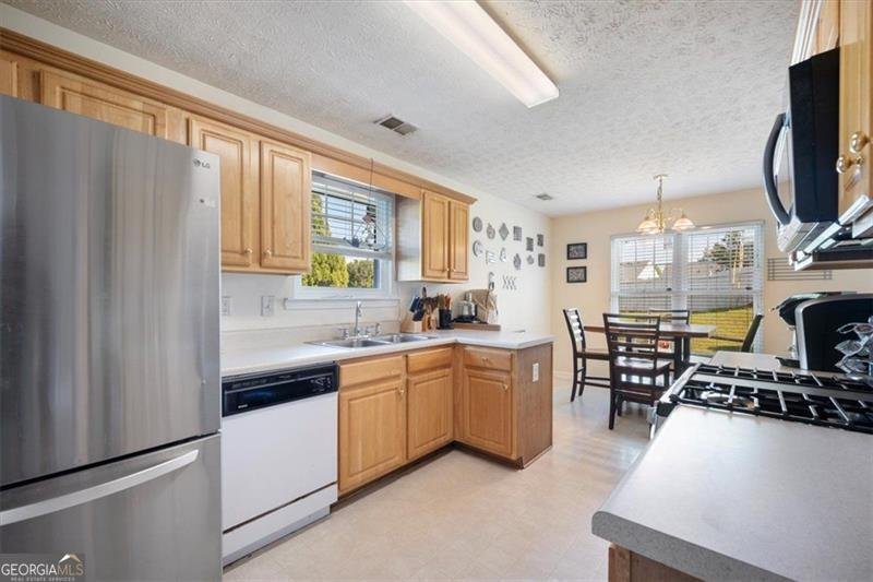 9562 LAKEVIEW Circle Union City - 14