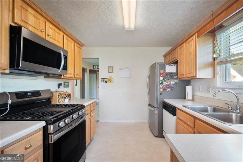 9562 LAKEVIEW Circle Union City - 16