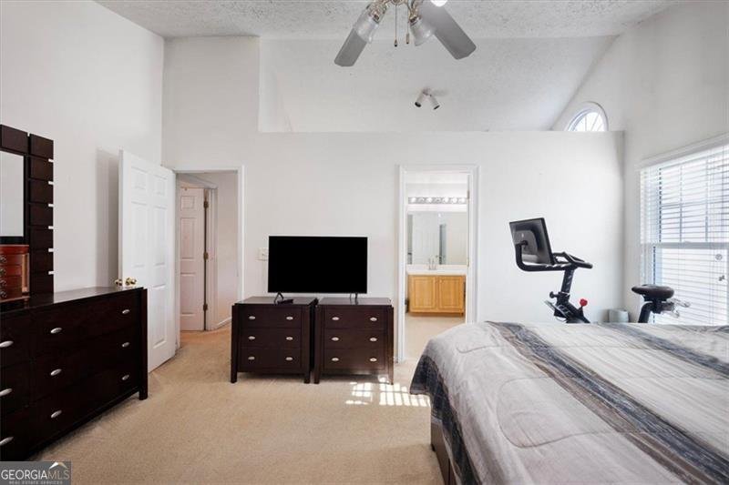 9562 LAKEVIEW Circle Union City - 22