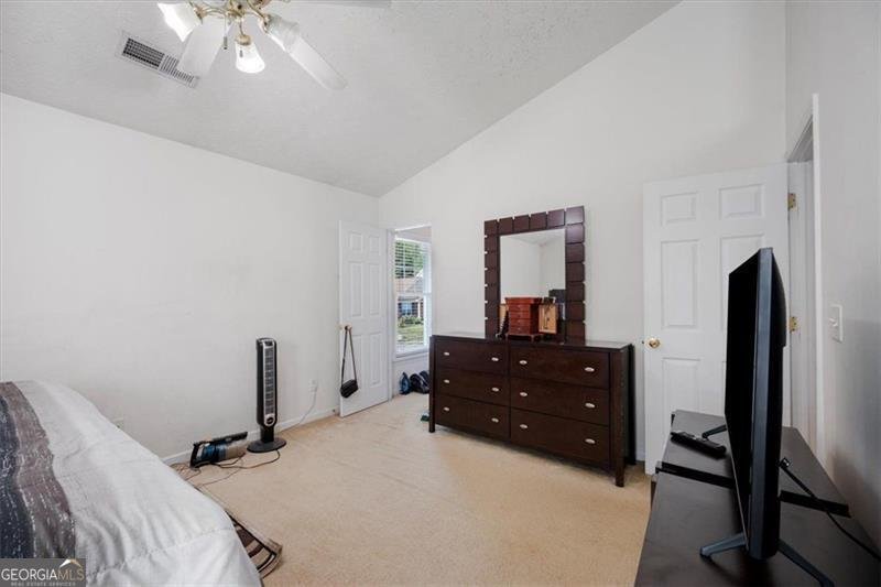 9562 LAKEVIEW Circle Union City - 23