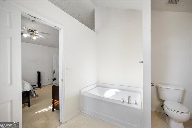 9562 LAKEVIEW Circle Union City - 26