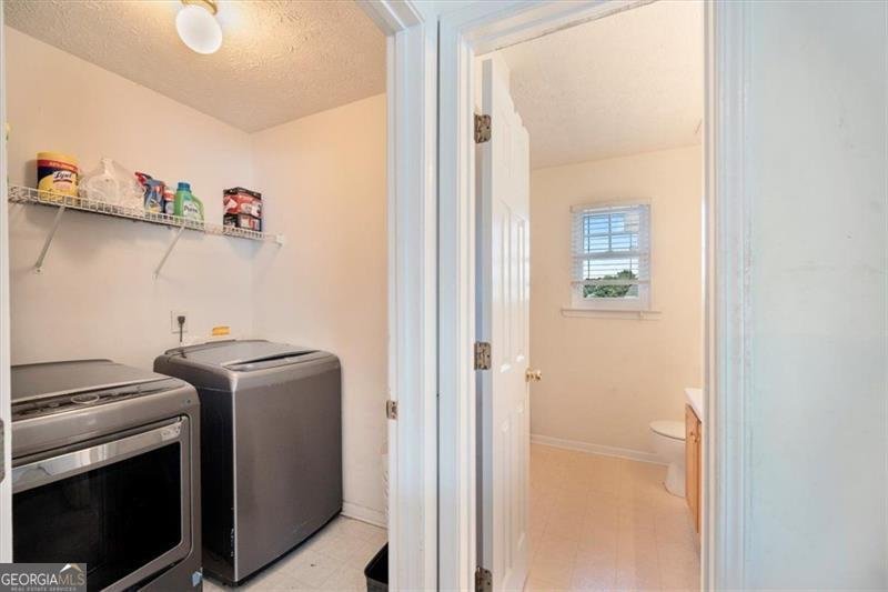 9562 LAKEVIEW Circle Union City - 30