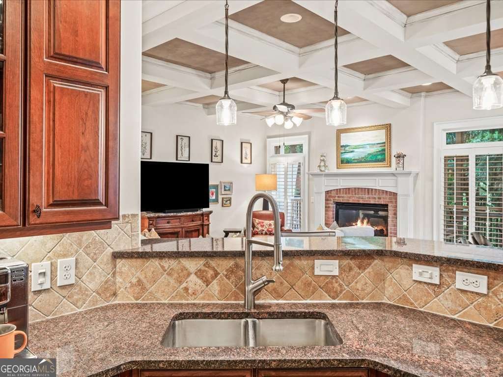 1105 Charles Towne Square Sandy Springs - 7