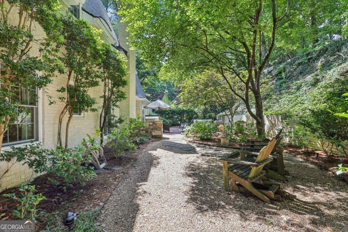 1382 Wesley Road Atlanta - 6