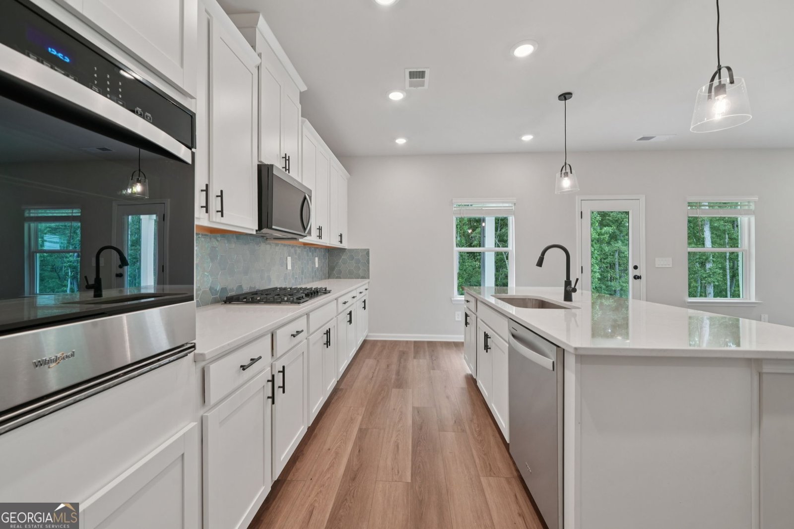 2889 SWEET RED CIRCLE Circle Braselton - 15