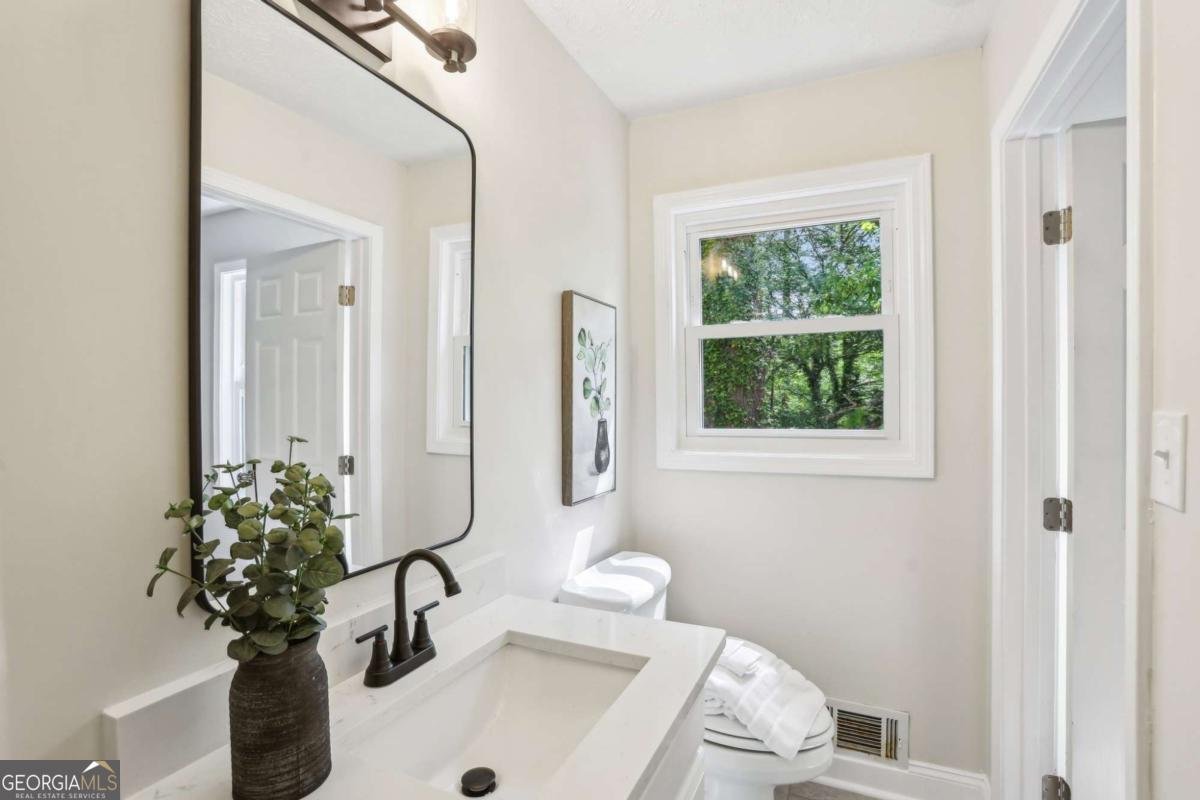 218 Deerwood Court Smyrna - 19