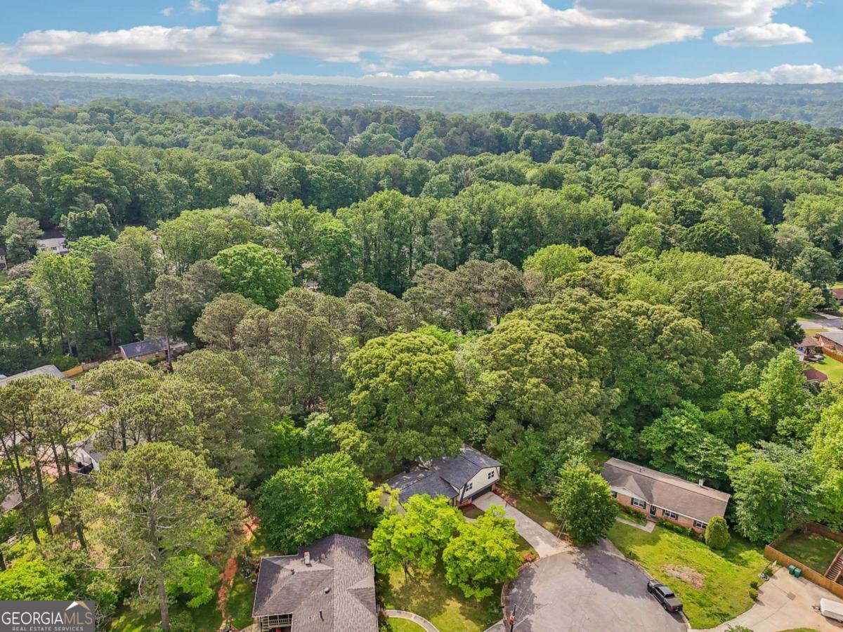 218 Deerwood Court Smyrna - 33