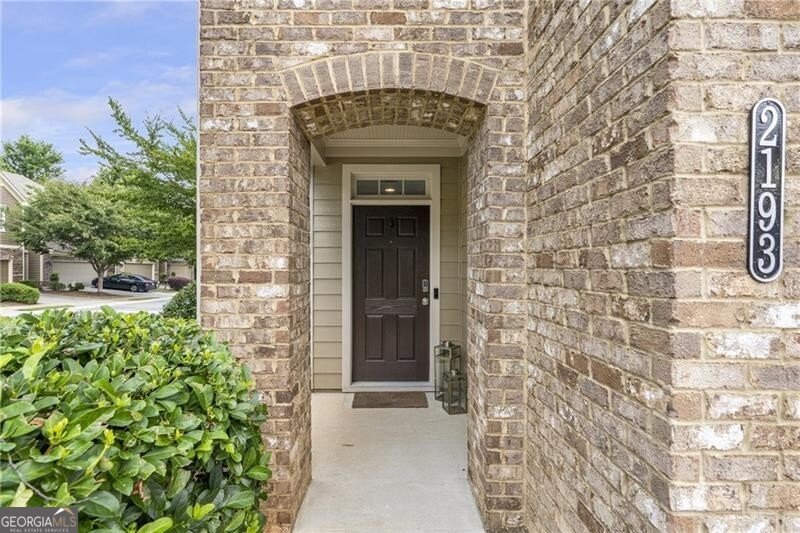 2193 HILLVIEW Drive Brookhaven - 2