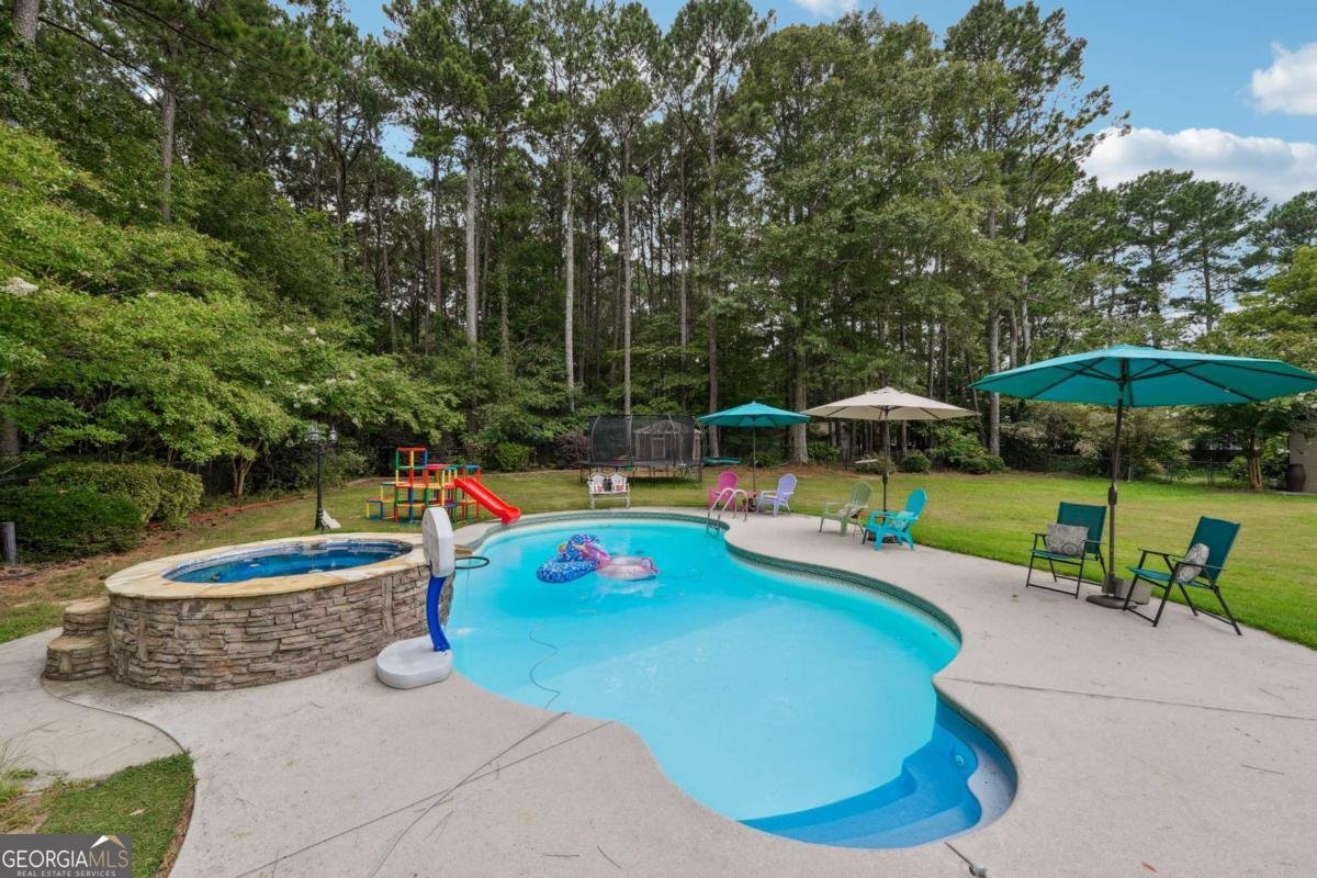 2412 CAMP MITCHELL Road Grayson - 32