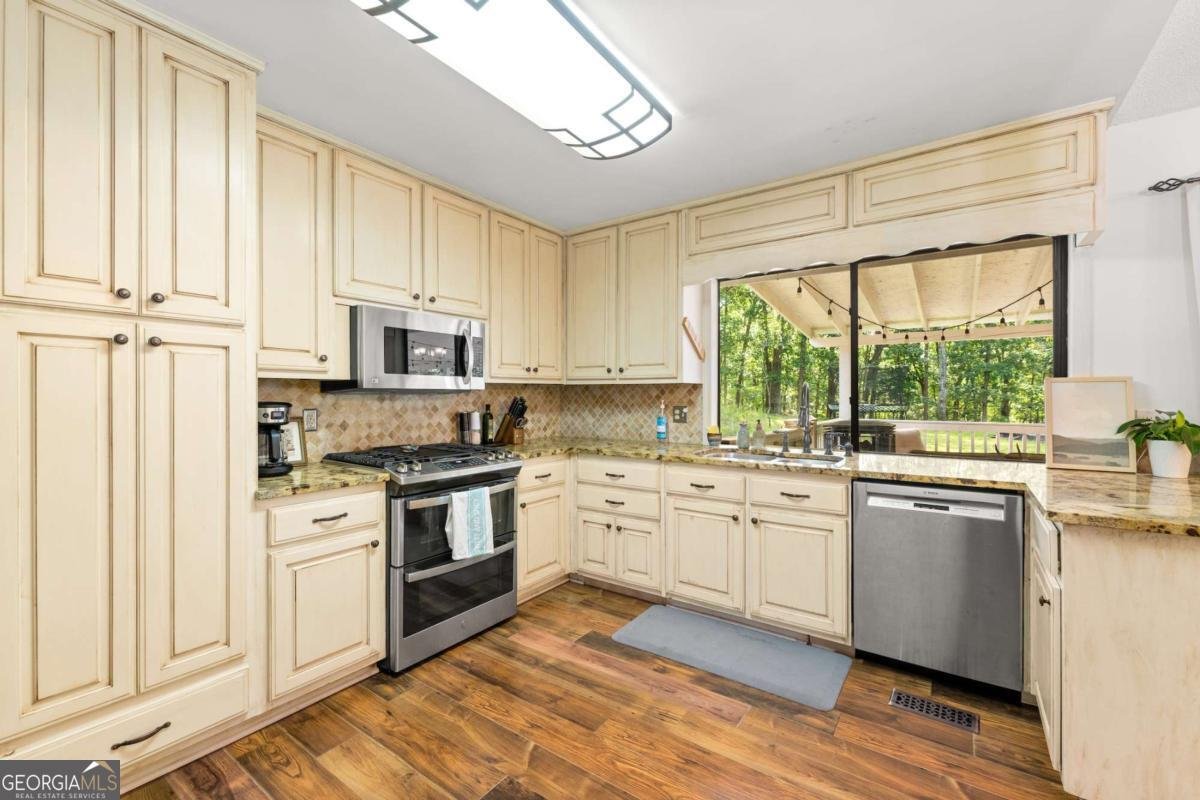 559 Honeysuckle Road Gainesville - 23