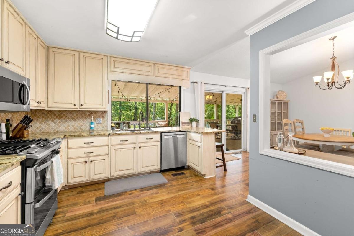 559 Honeysuckle Road Gainesville - 24