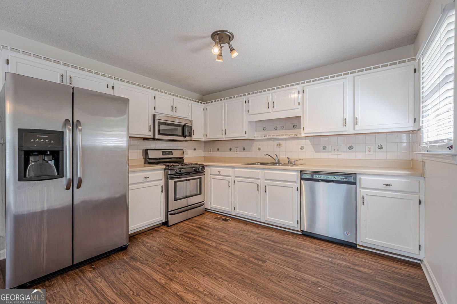 301 Kensley Drive Dallas - 21