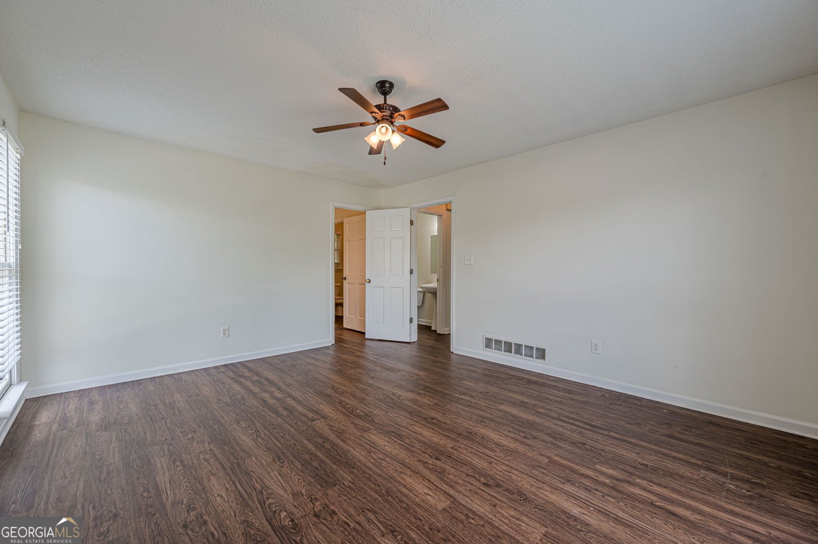 301 Kensley Drive Dallas - 27
