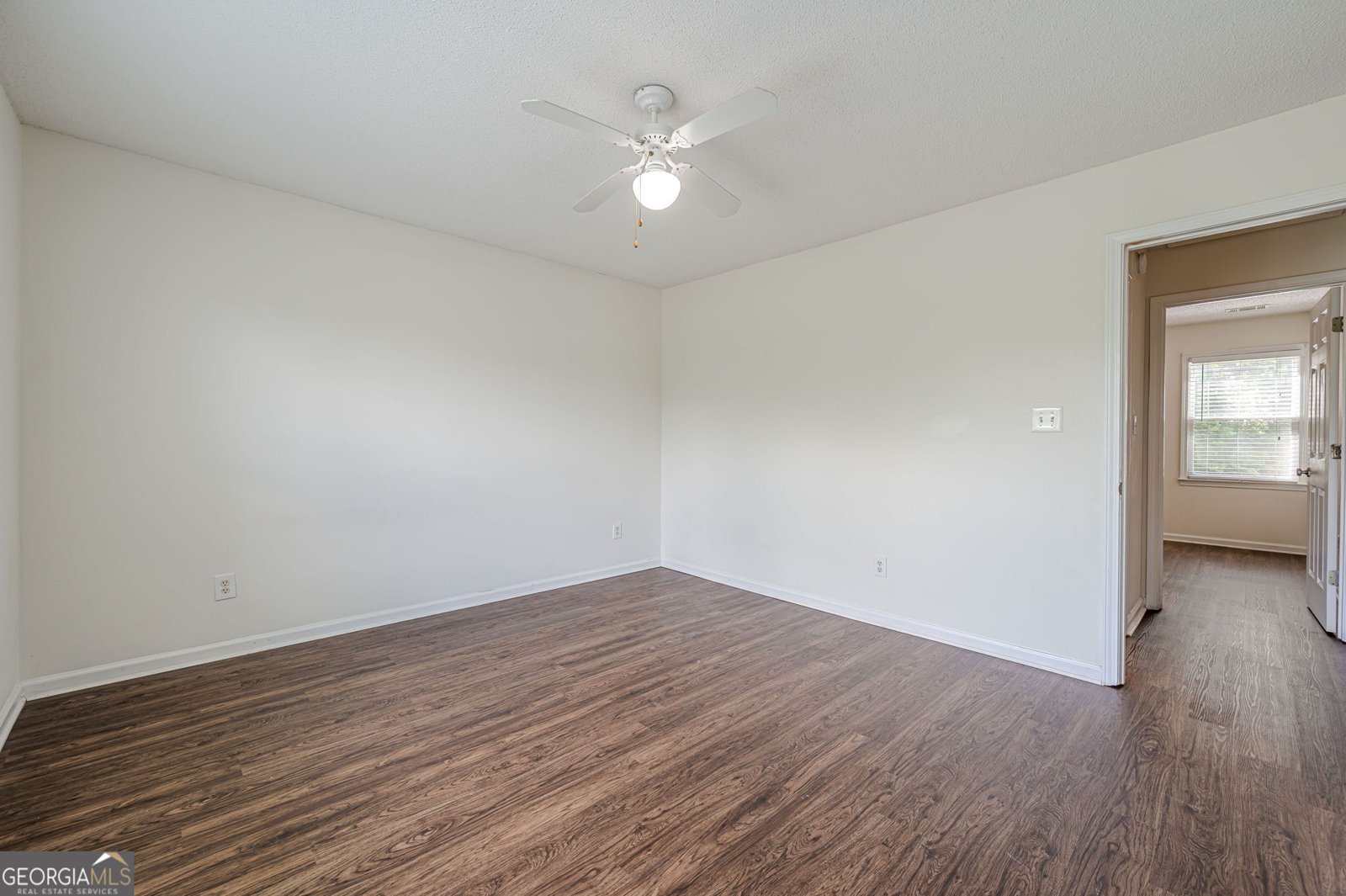 301 Kensley Drive Dallas - 33