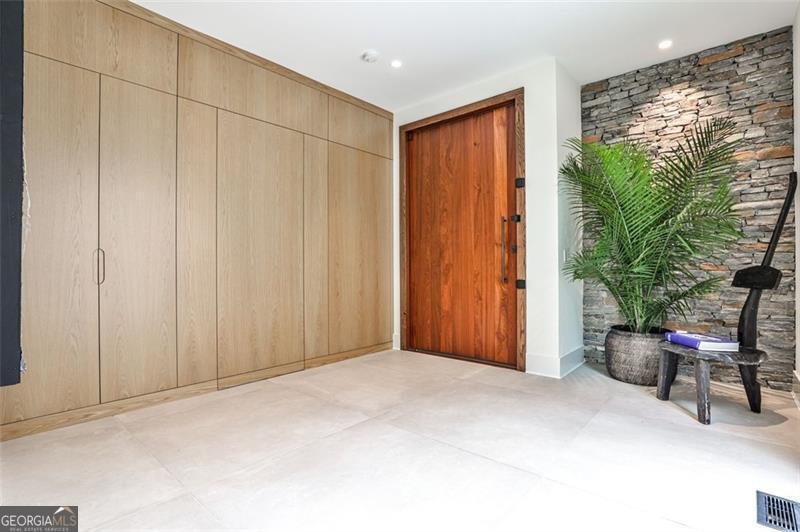 1572 Clifton Ridge Atlanta - 8